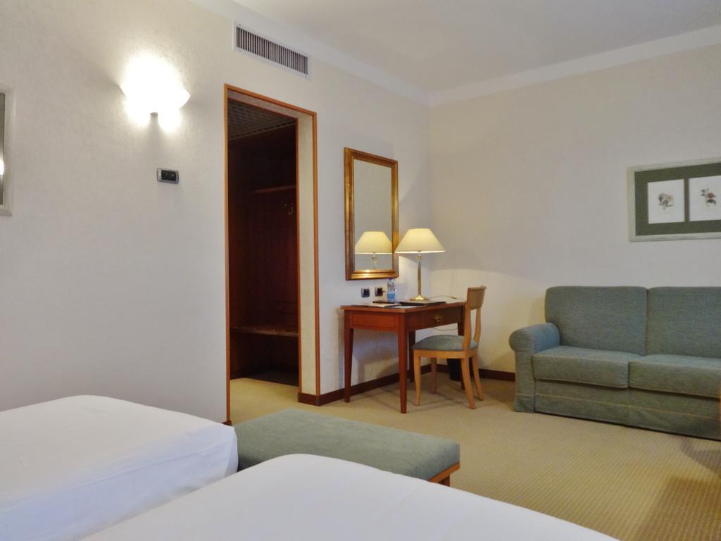 Hotel Excelsior Magenta Ngoại thất bức ảnh