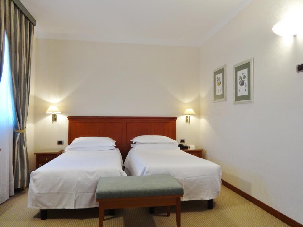 Hotel Excelsior Magenta Ngoại thất bức ảnh