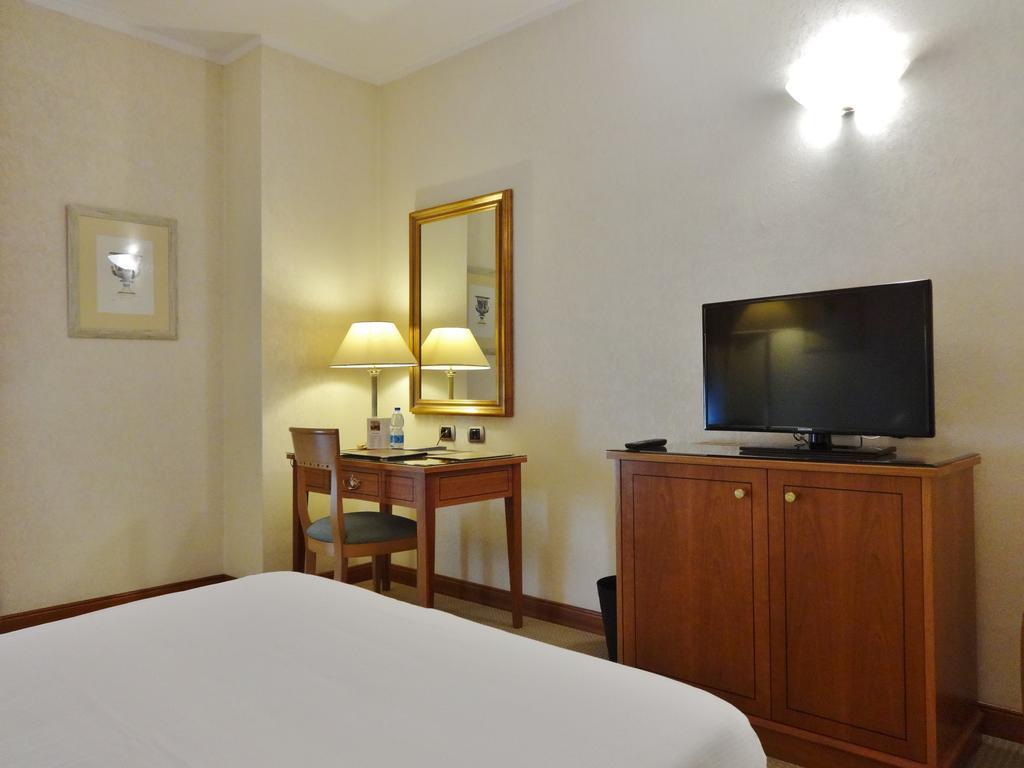 Hotel Excelsior Magenta Ngoại thất bức ảnh