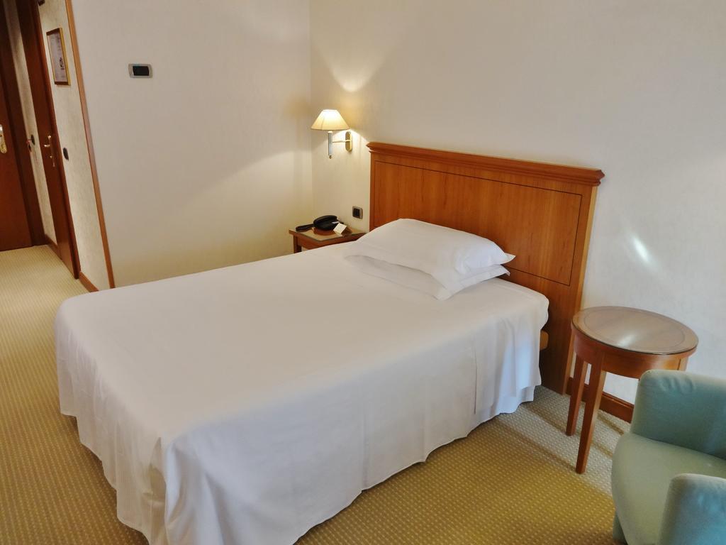 Hotel Excelsior Magenta Ngoại thất bức ảnh