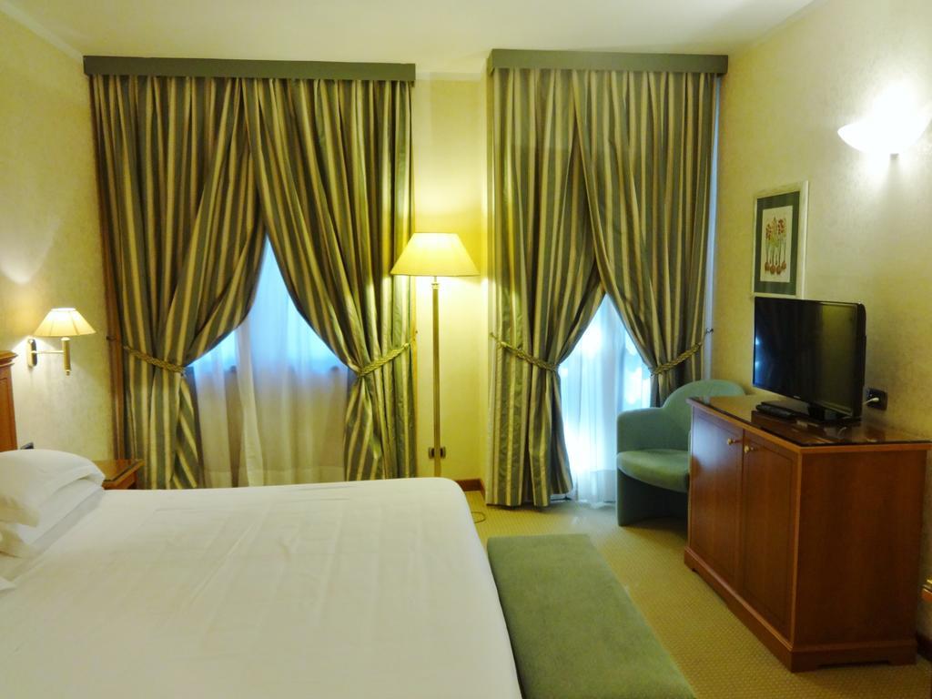 Hotel Excelsior Magenta Ngoại thất bức ảnh