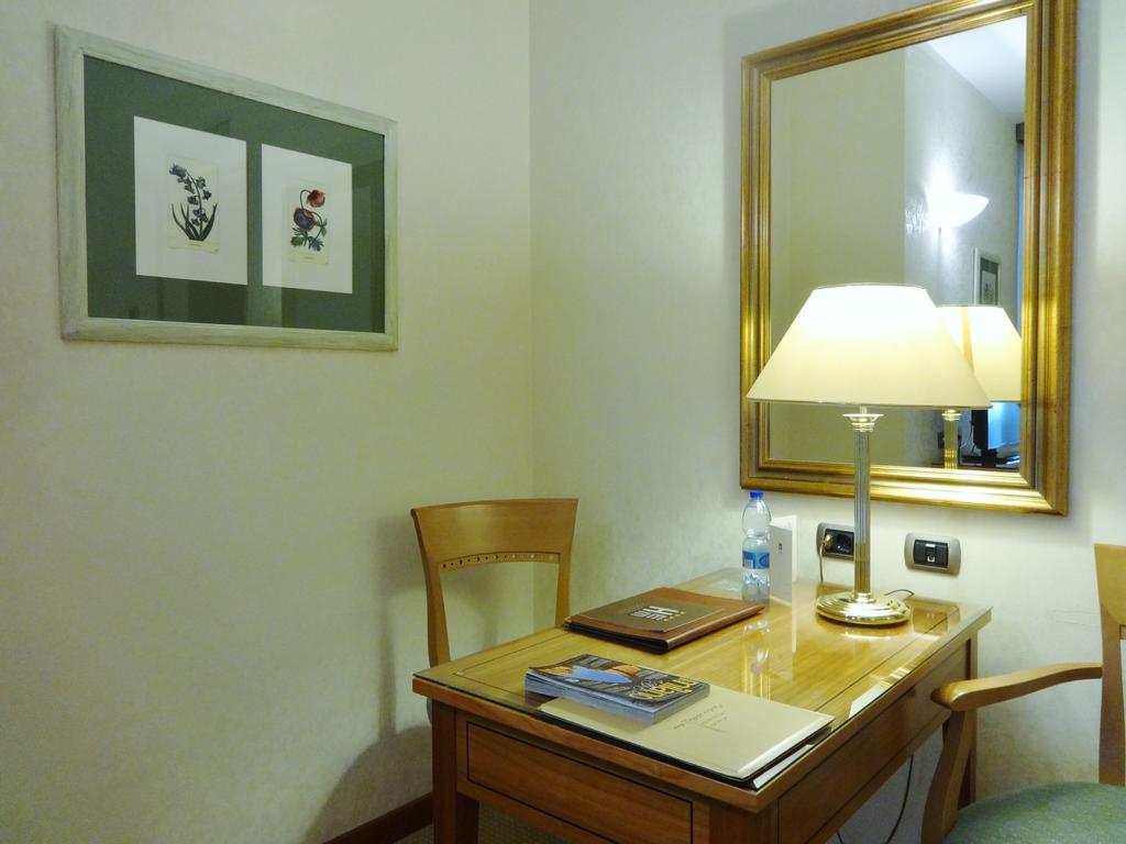 Hotel Excelsior Magenta Ngoại thất bức ảnh