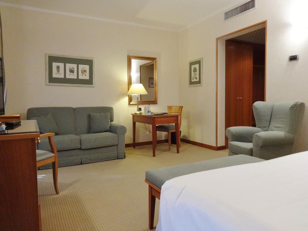 Hotel Excelsior Magenta Ngoại thất bức ảnh