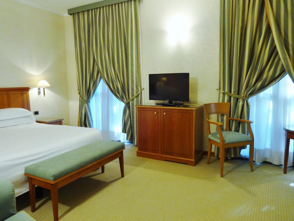 Hotel Excelsior Magenta Ngoại thất bức ảnh