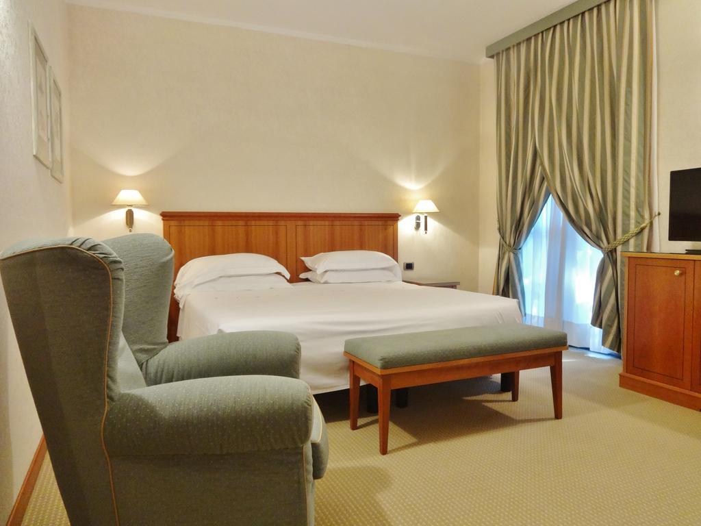 Hotel Excelsior Magenta Ngoại thất bức ảnh