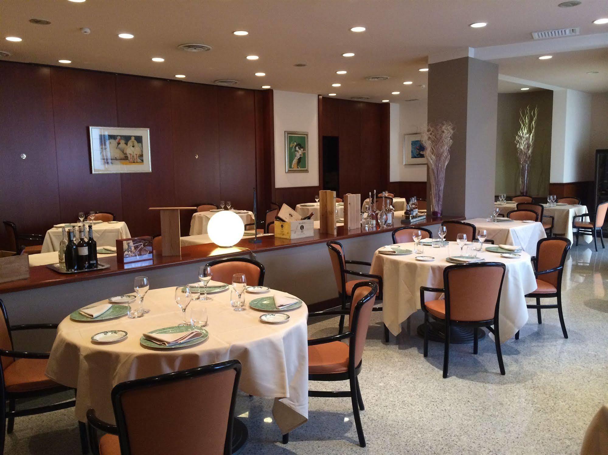 Hotel Excelsior Magenta Ngoại thất bức ảnh