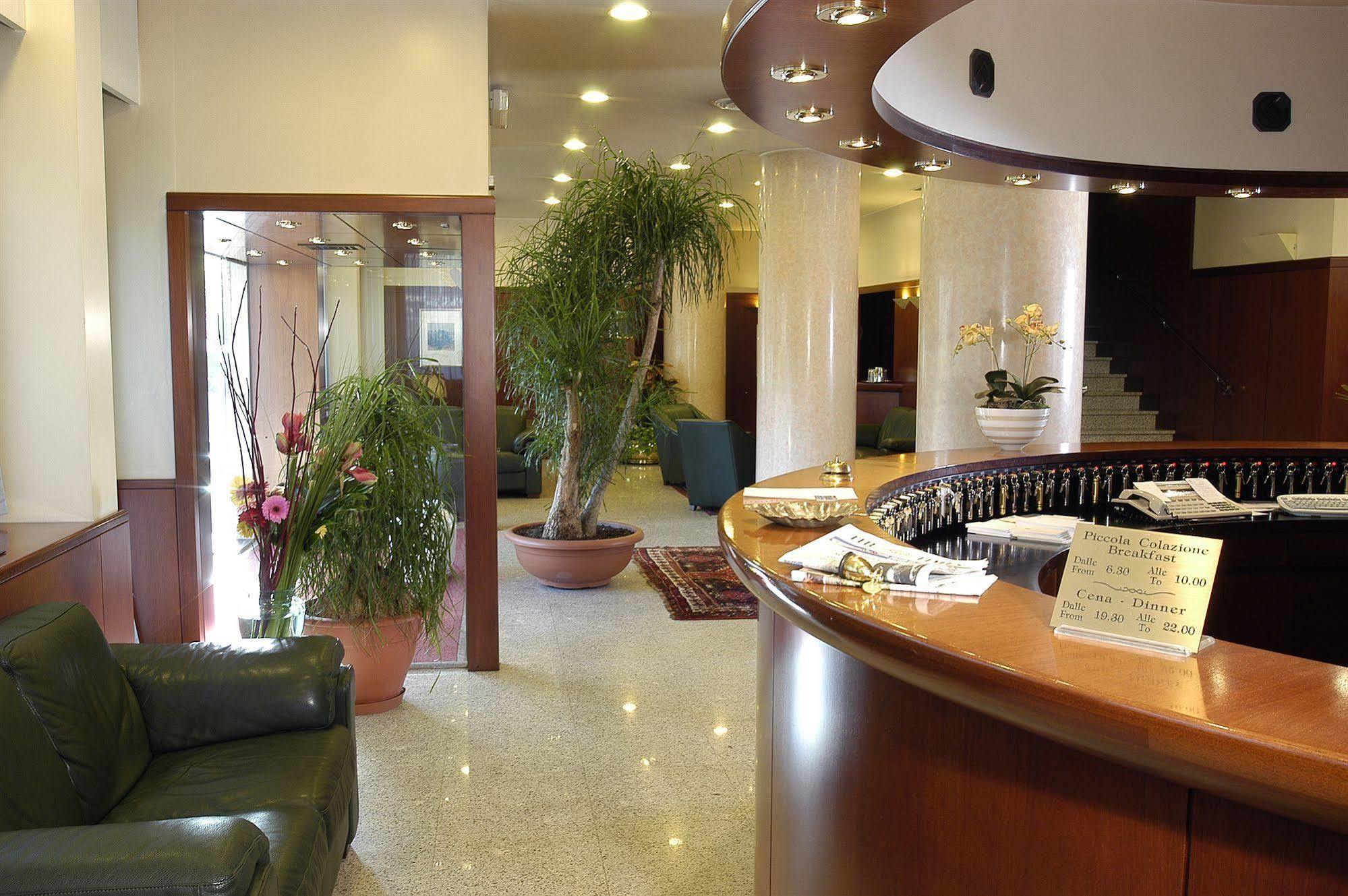 Hotel Excelsior Magenta Ngoại thất bức ảnh